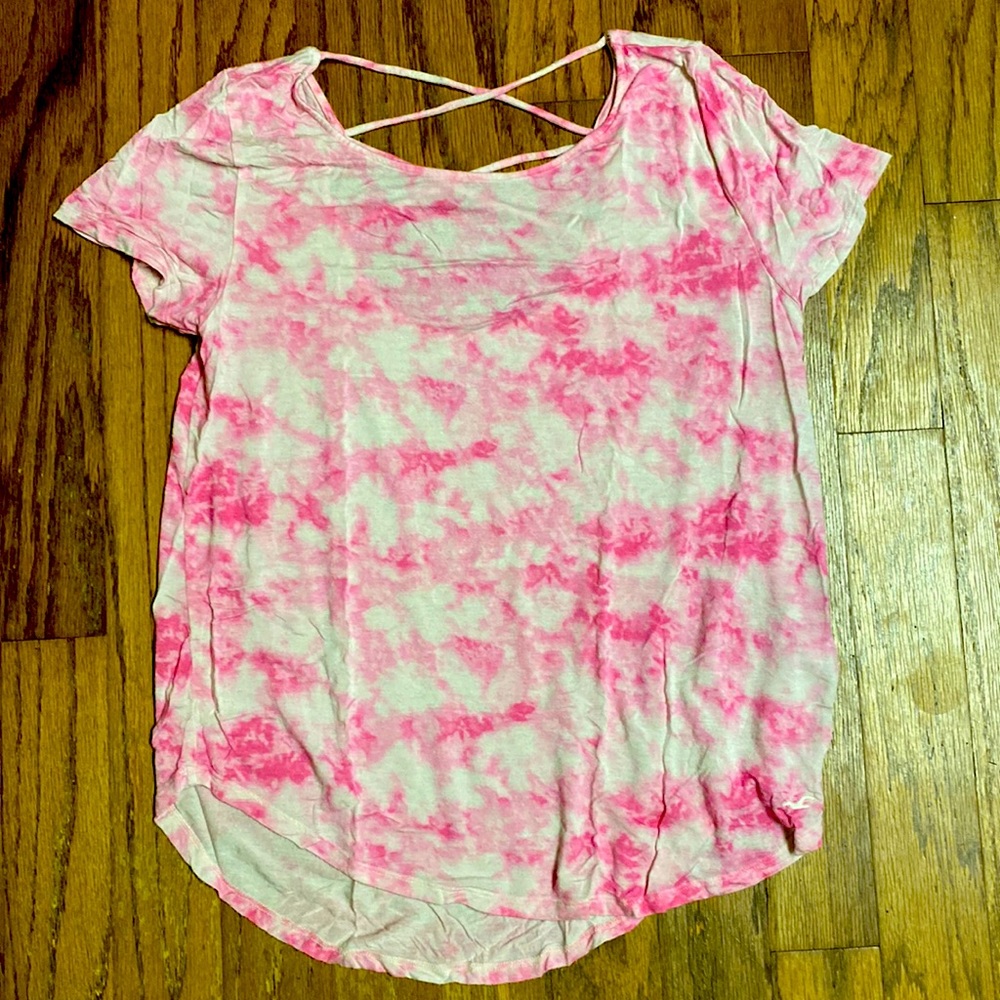 Hollister M tie dye cross cross back shirt